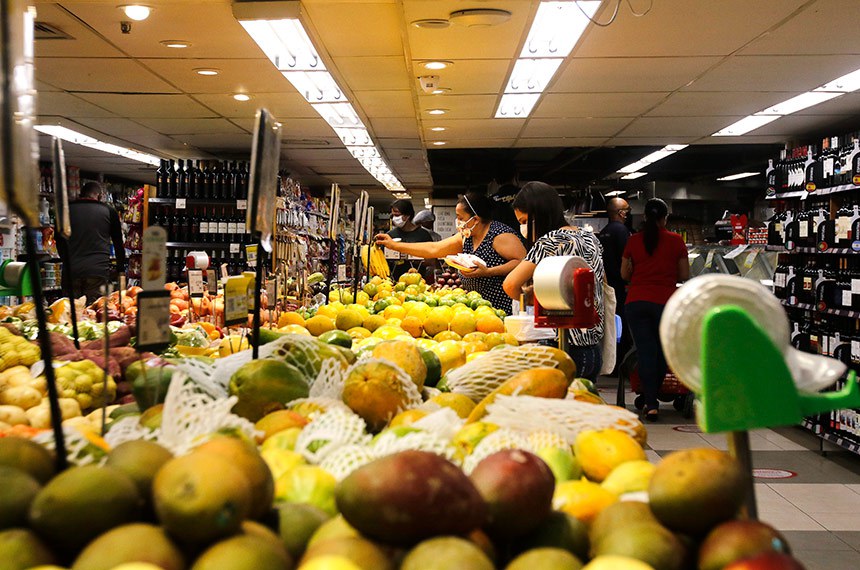 Inflação oficial desacelera e atinge 0,71% em março, diz IBGE