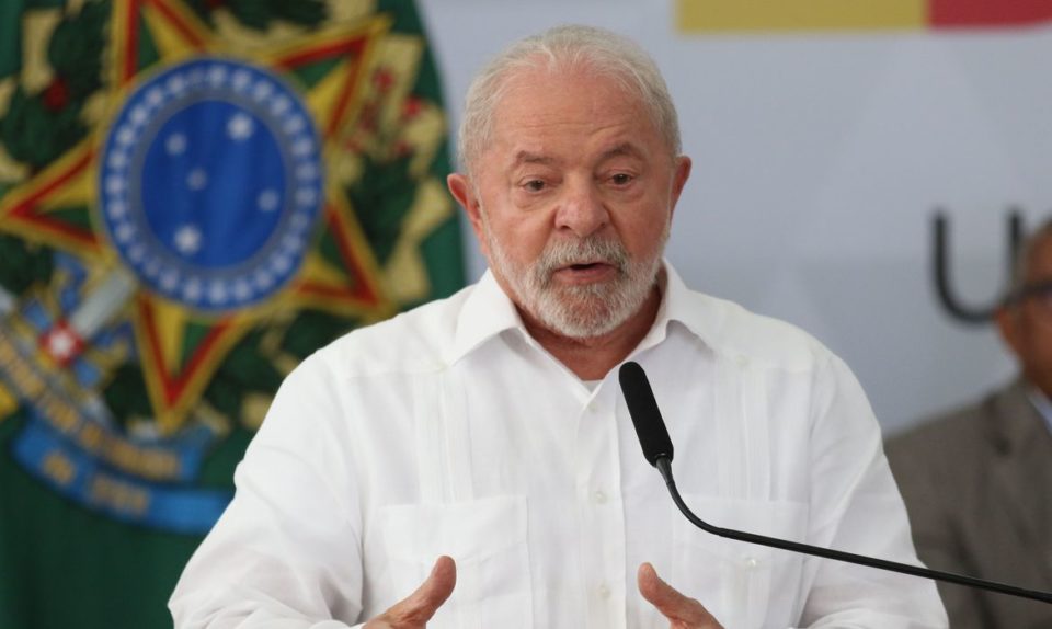 Lula vai a Londres para coroação do Rei Charles III