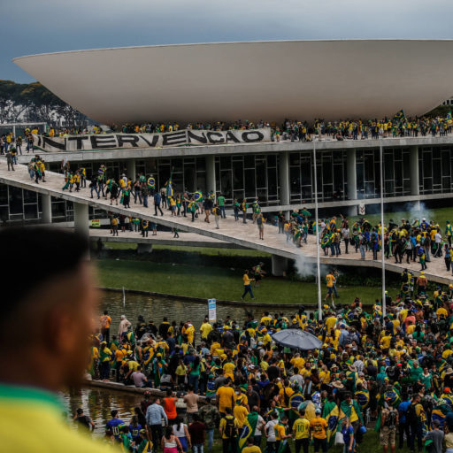 STF tem três votos para tornar réus mais 250 por atos golpistas