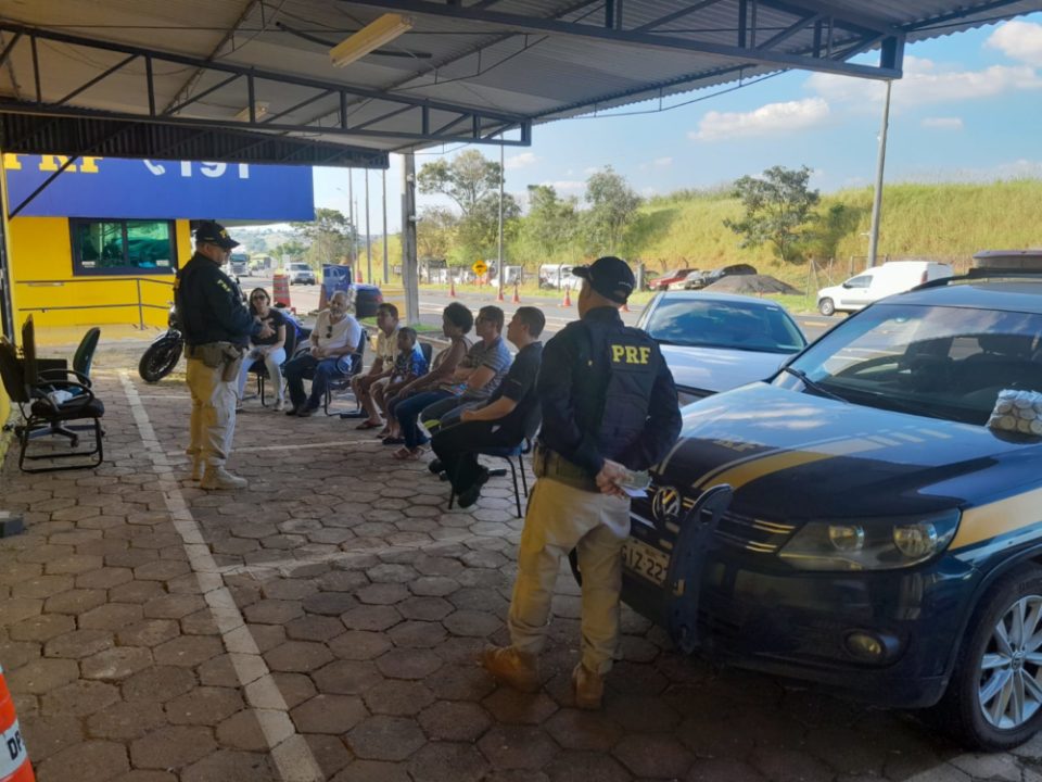 PRF realiza palestras educativas em Marília