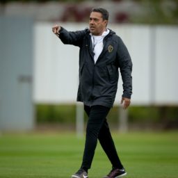 Corinthians faz último treino para encarar Cuiabá