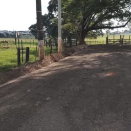 Prefeitura de Marília recupera estrada rural do bairro Monte Estrela 