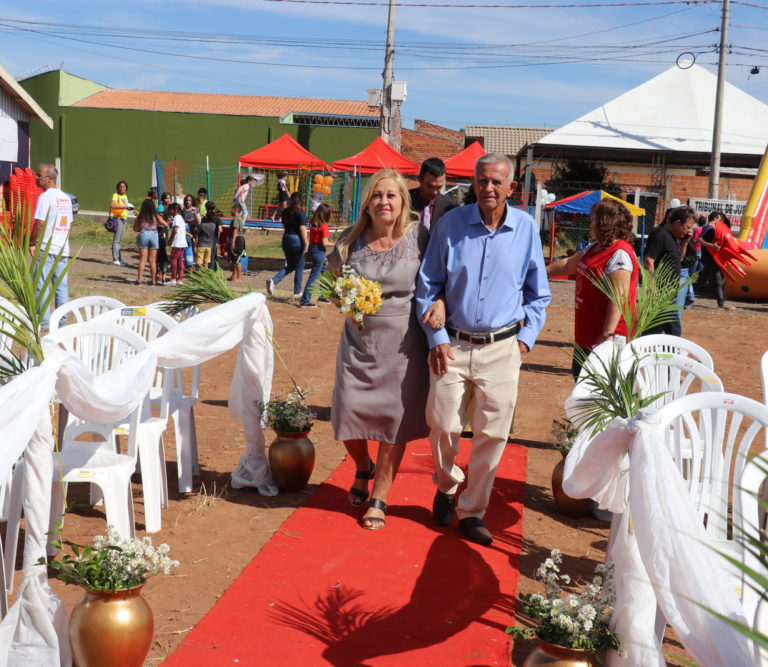 Mutirão leva serviços públicos, atendimentos e casamento comunitário ao Maracá