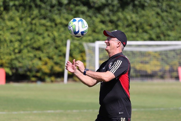 São Paulo finaliza preparação para enfrentar o Goiás