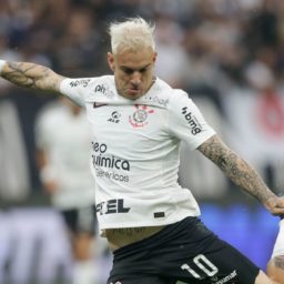 Corinthians faz 2 a 0 no Fluminense e deixa Z4 do Brasileirão