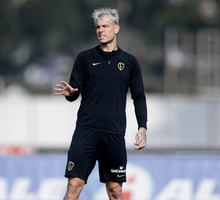 Timão faz último treino antes de encarar Athletico