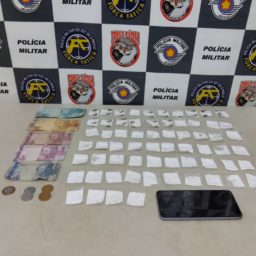 Força Tática prende homem com cocaína e dinheiro na Vila Barros