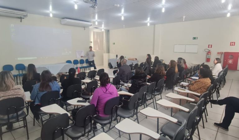 Marília promove capacitação para verificação da acuidade visual dos alunos