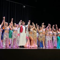 Bailarinas de Marília conquistam premiações em Festival de Danças Árabes de Londrina