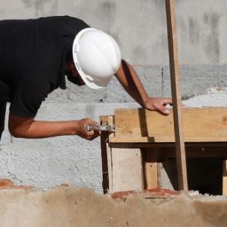 Desemprego atinge em abril menor patamar em oito anos