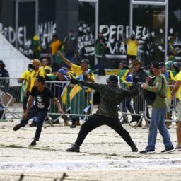 STF inicia julgamento de mais 45 envolvidos nos atos golpistas