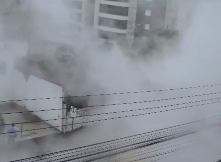 Troca de tanque de oxigênio líquido provoca névoa branca no HC em Marília