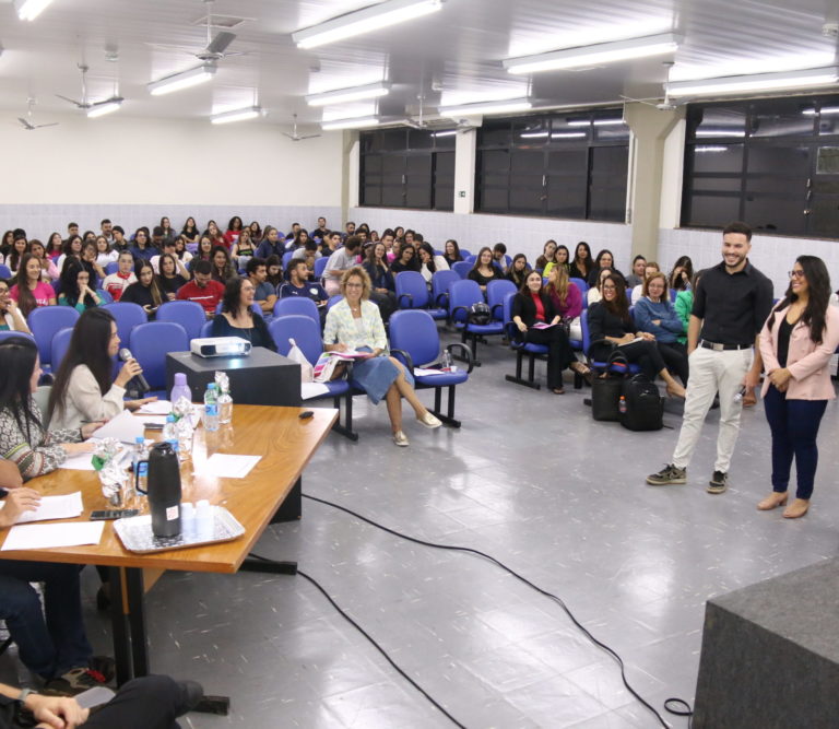 Acadêmicos fomentam a pesquisa científica em evento de destaque