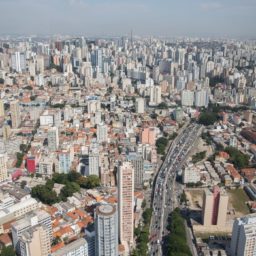 População do Brasil passa de 203 milhões, mostra Censo 2022