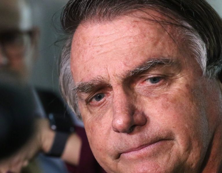 Maioria do TSE decide tornar Jair Bolsonaro inelegível pelos próximos oito anos