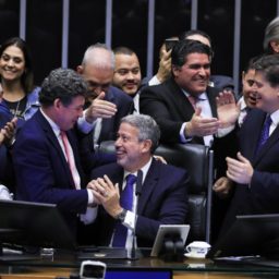 Câmara aprova texto-base da reforma tributária em primeiro turno