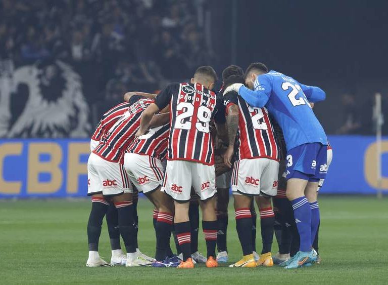 São Paulo joga por Brasileirão e Sul-Americana antes da volta contra o Corinthians