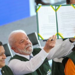 Lula sanciona lei do Mais Médicos