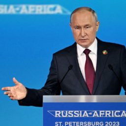 Líderes da África pressionam Putin por plano de paz na Ucrânia