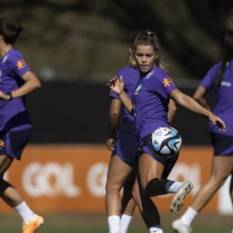 Mundial feminino: Brasil faz primeira atividade com bola