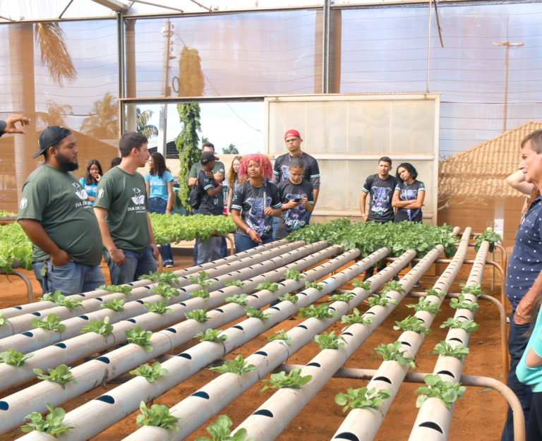 Cursos da Unimar receberam alunos das escolas técnicas agrícolas da região