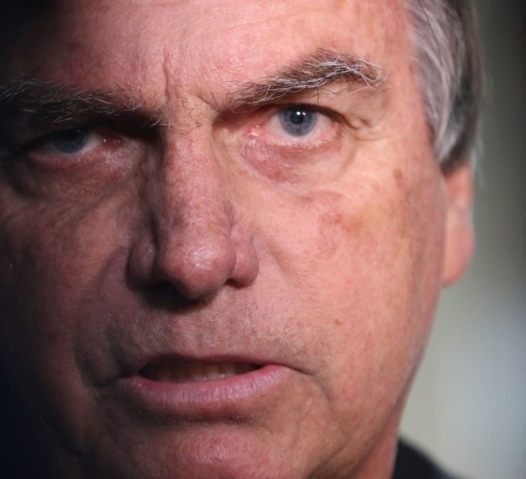 Bolsonaro presta depoimento nesta tarde na Polícia Federal