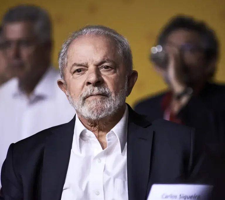 Lula defende destinação de imóveis da União abandonados para sem-teto