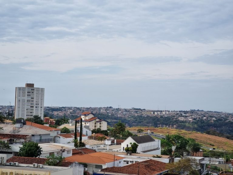 Marília deve ter semana nublada e com temperaturas amenas, diz previsão