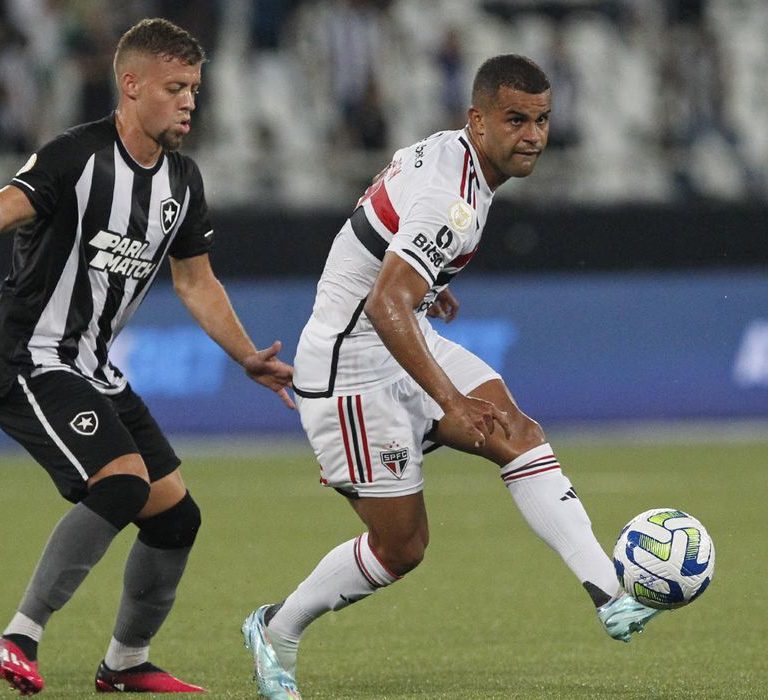 São Paulo tenta tirar pontos do líder Botafogo pela Copa do Brasil no Morumbi