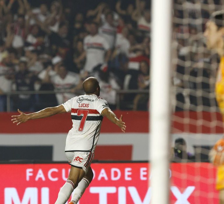 São Paulo bate o Corinthians para alcançar final da Copa do Brasil