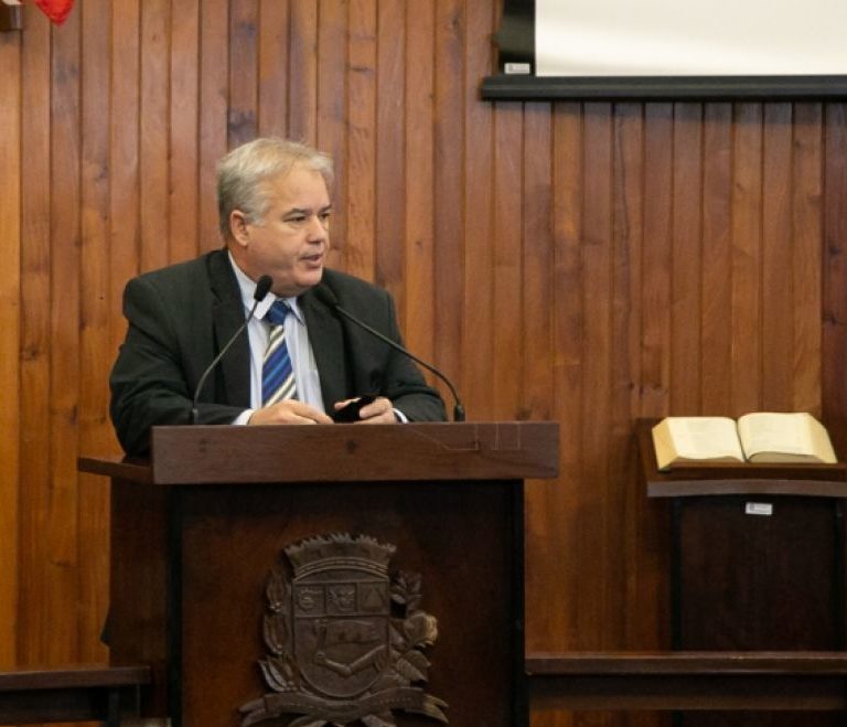 Eduardo Nascimento despreza advogados por desavença pessoal