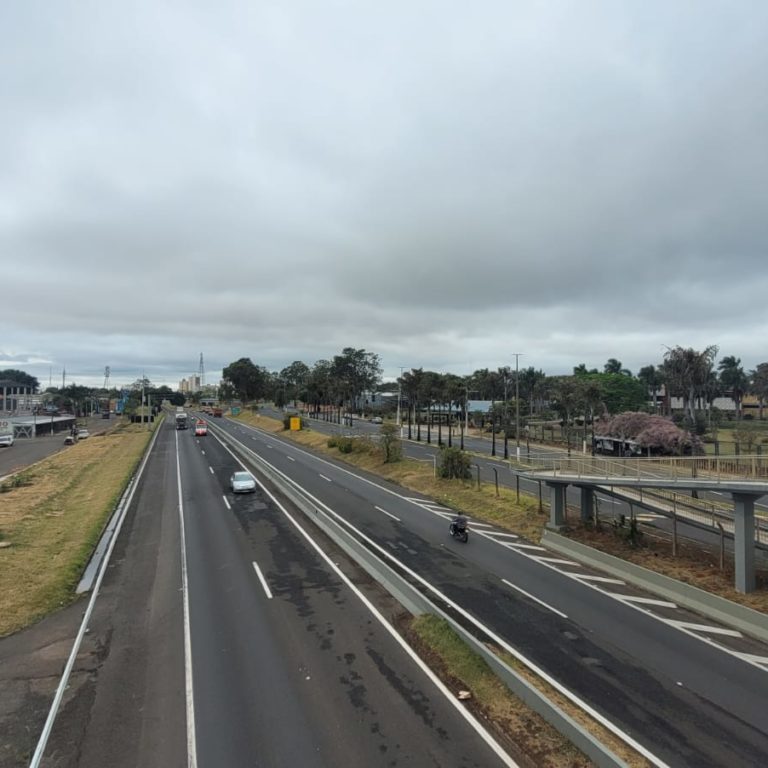 Ventos de até 65 km/h marcam dia mais quente do ano em Marília