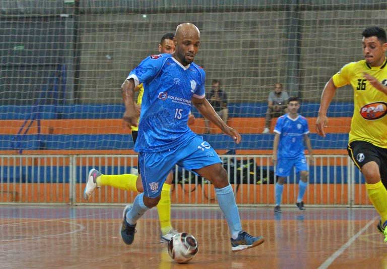 Futsal masculino de Marília estreia com vitória contra Garça na Copa Record