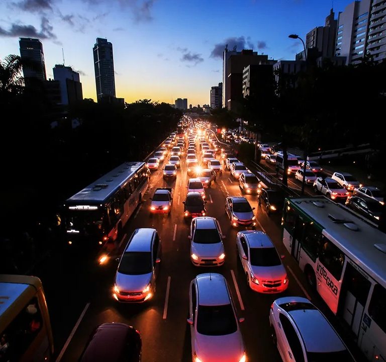 Linha de transmissão desligou ‘milissegundos’ antes de apagão que atingiu todo o país