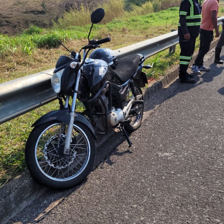 Acidente de moto deixa mãe e filho feridos na SP-294 em Marília