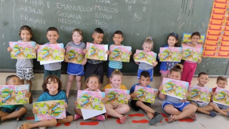 Prefeitura de Vera Cruz entrega material didático para mais de 400 alunos do ensino infantil