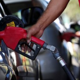 Petrobras reajusta preços da gasolina e do diesel para distribuidoras