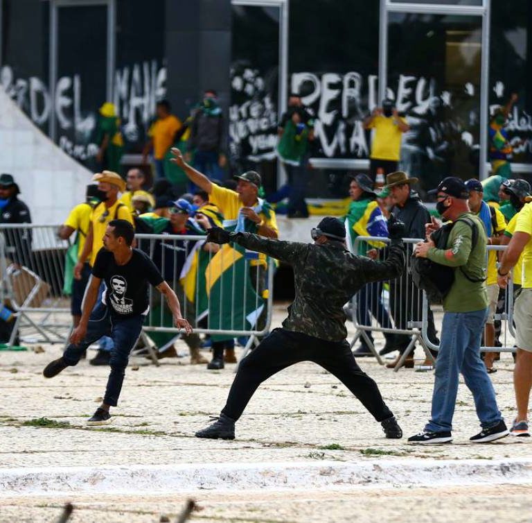 Alexandre de Moraes manda soltar 90 presos nos atos golpistas de 8 de janeiro