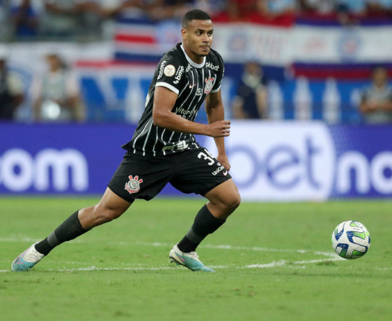 Corinthians fecha preparação para visitar Estudiantes sem Murillo