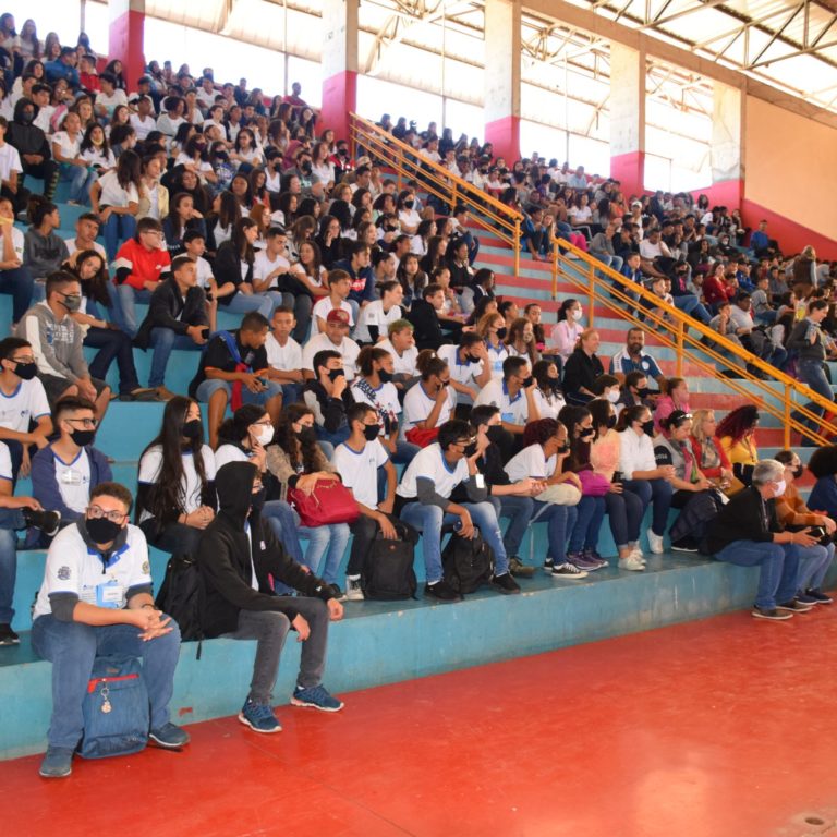 Pompeia promove 2ª edição da ‘Feira Jovem’ e reúne instituições de ensino da região