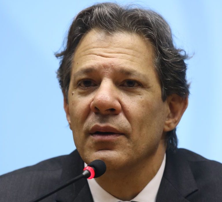 Fim do parcelamento sem juros prejudicará consumidores, diz Haddad