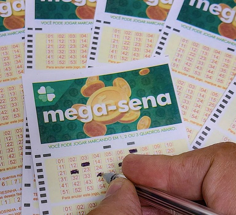 Mega-Sena acumulada pode pagar prêmio de R$ 48 milhões neste sábado