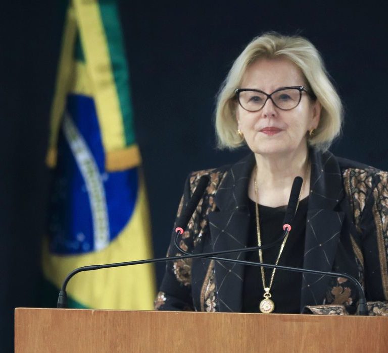 Ministra Rosa Weber marca julgamento de ação que descriminaliza aborto