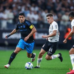 Corinthians e Grêmio empatam em jogo com oito gols pelo Campeonato Brasileiro