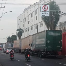 Emdurb proíbe estacionamento de ônibus e caminhões na avenida Castro Alves