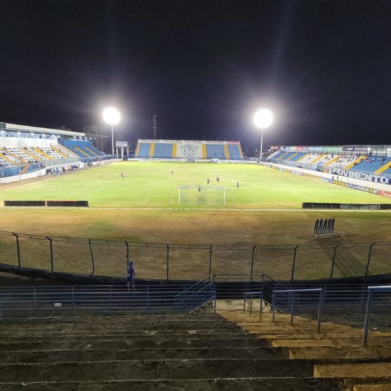 Prefeitura pode gastar mais R$ 232 mil com painel de LED em estádio