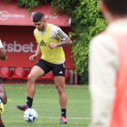 Pelo Brasileirão, no Morumbi, Tricolor enfrenta o Corinthians neste sábado