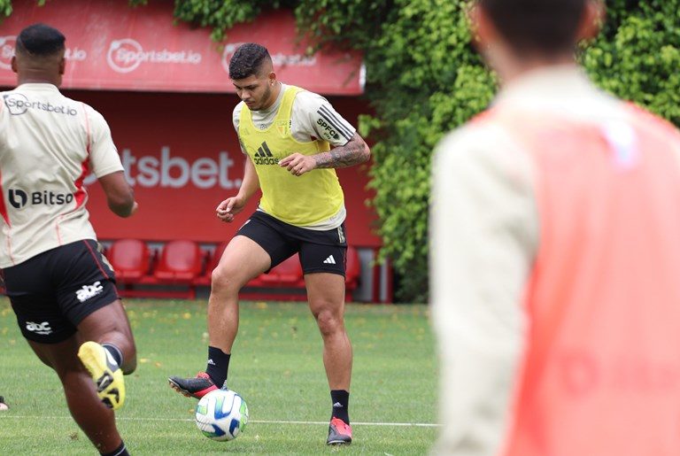 Pelo Brasileirão, no Morumbi, Tricolor enfrenta o Corinthians neste sábado