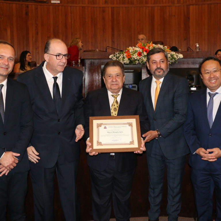 Reitor e docente da Unimar recebem homenagem da Câmara de Vereadores