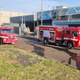 Corpo de Bombeiros controla incêndio em lavanderia na zona Sul de Marília